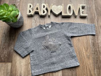 - Pull Sucre d’orge    - 6 mois - Très bon état