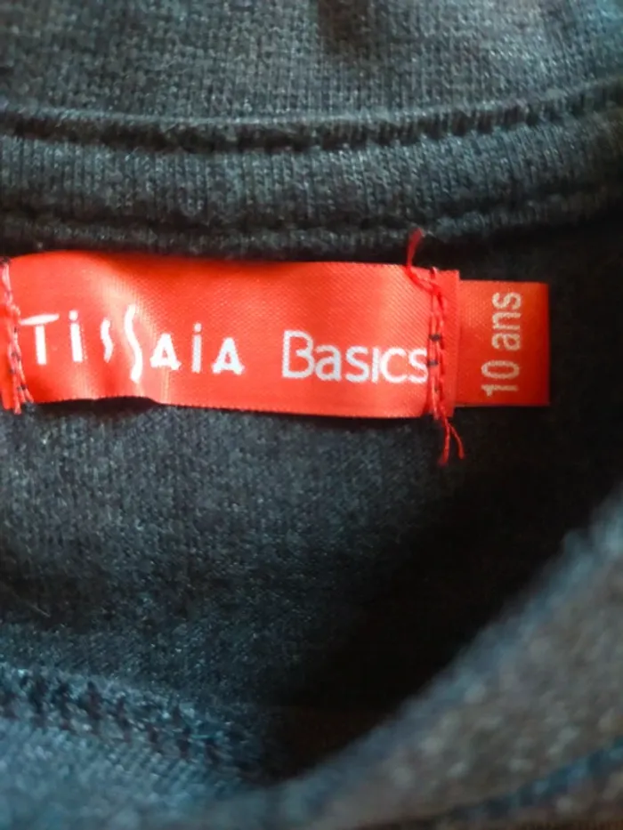 T-shirt  taille 10 ans - photo numéro 3