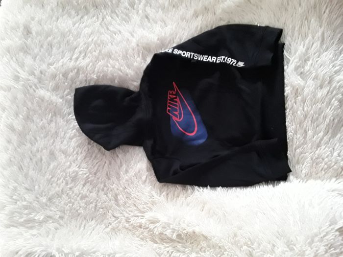 SWEAT À CAPUCHE NIKE NEUF TAILLE 8-10 ANS - photo numéro 4