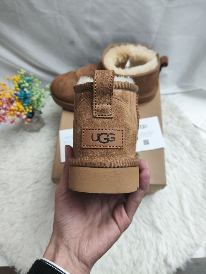Bottes UGG Classic Ultra Mini couleur châtaigne 37 - photo numéro 4
