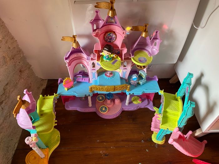 Château magique du royaume enchanté - Tut tut copain - photo numéro 2