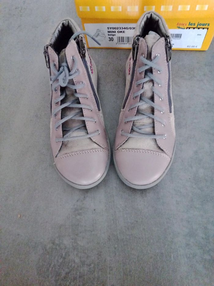Chaussures Bottines Fille 30 - neuves étiquetées - photo numéro 4