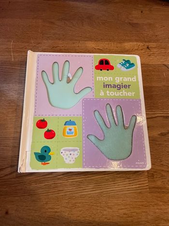 Livre cartonné à toucher Mon grand imagier à toucher