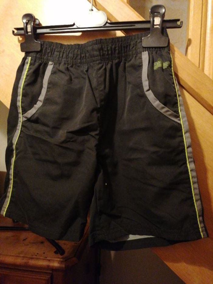 Short 8 ans