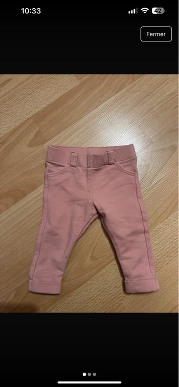 Pantalon taille 1 mois, très bon état 