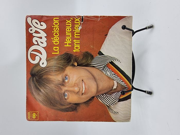 Vinyle 45 tours Dave : La Décision / La décision Heureux / Tant Mieux avec fourreau