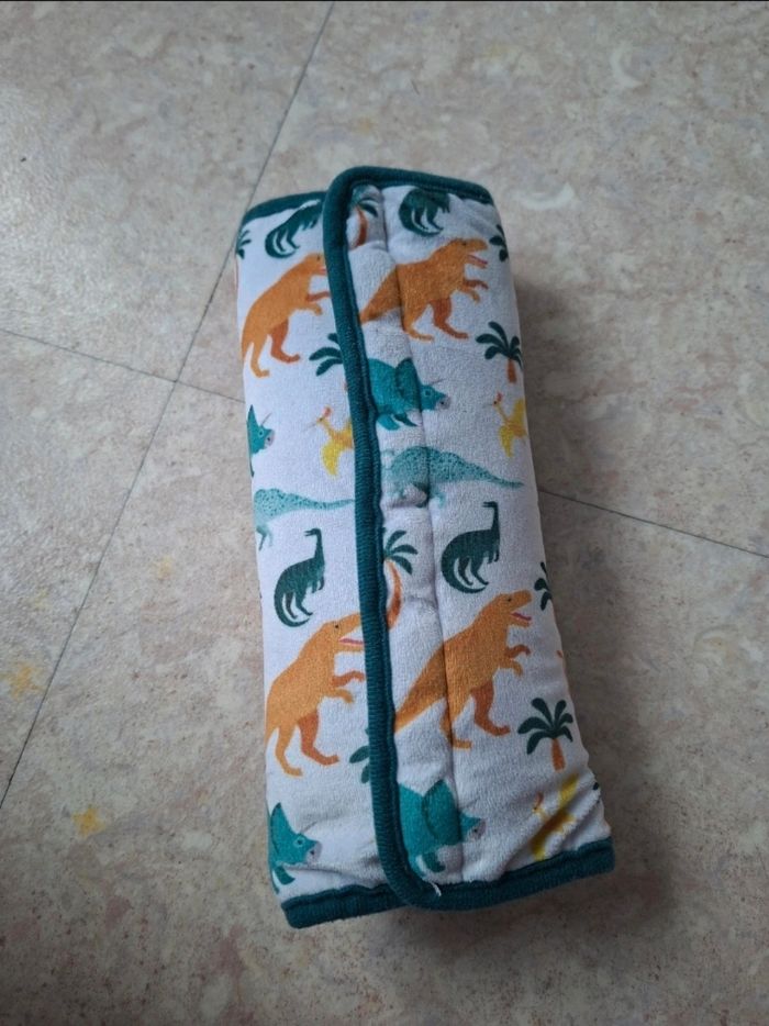 Coussin pour ceinture de sécurité pour enfant - photo numéro 2
