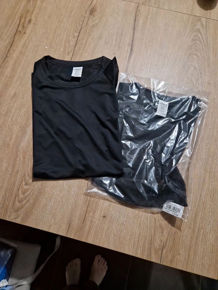 Lot de 2 maillots de sport