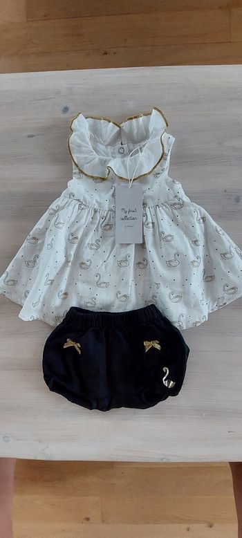 Ensemble avec robe imprimée cygnes et bloomer à noeud dorés Orchestra