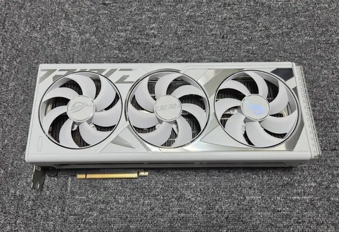 Asus ROG Strix GeForce RTX 4090 24OC - photo numéro 4