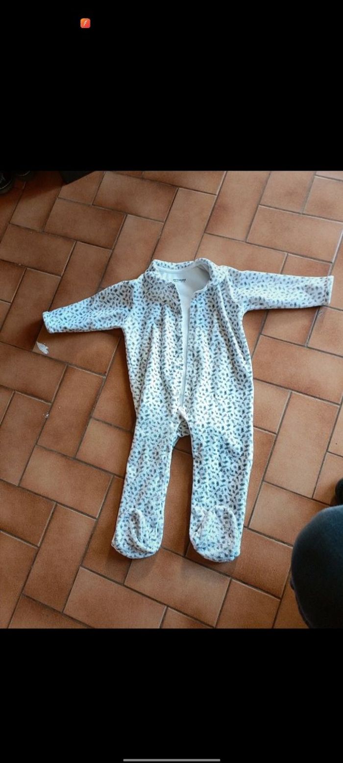 Pyjama à fleurs
