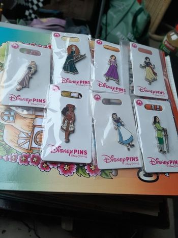 Pins shopdisney princesse
