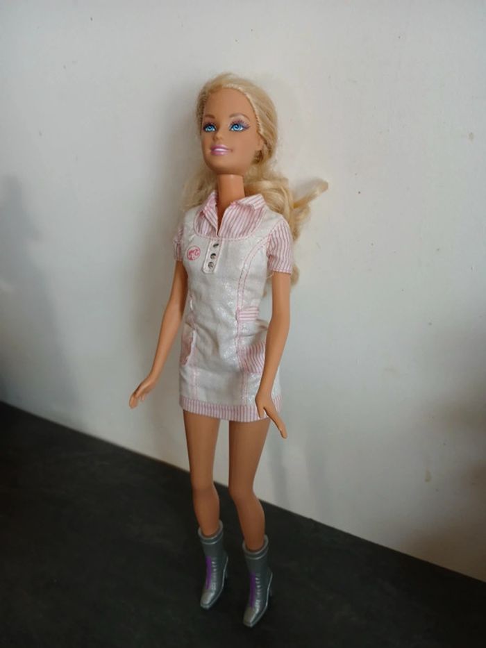 Barbie infirmière - photo numéro 3