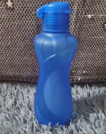Gourde bleu avec bouchon