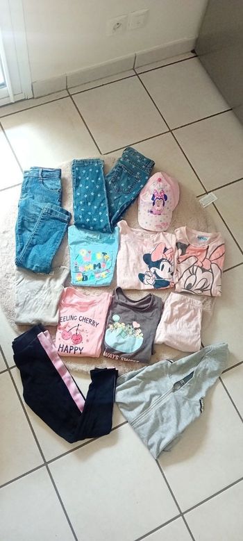 Lot taille 6/7ans