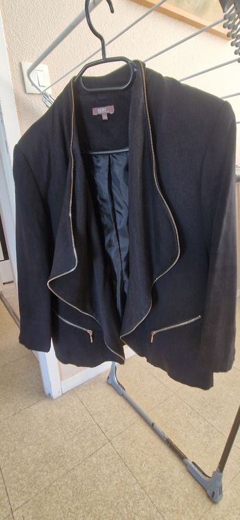 Veste courte noire taille 44