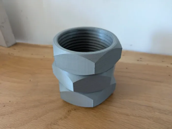 Pot à crayons en forme d'écrou - photo numéro 10