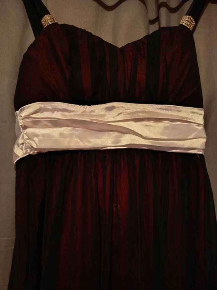 Robe soirée à bretelles. Voile noir, avec dessous fushia. Marque dolce vita - photo numéro 4