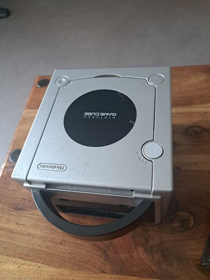 Console GameCube NTSC US sans alimentation - photo numéro 2