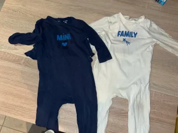 2 pyjamas