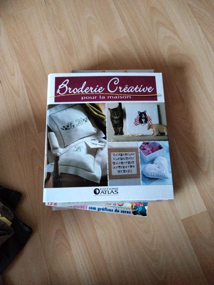 Classeur broderie - photo numéro 1