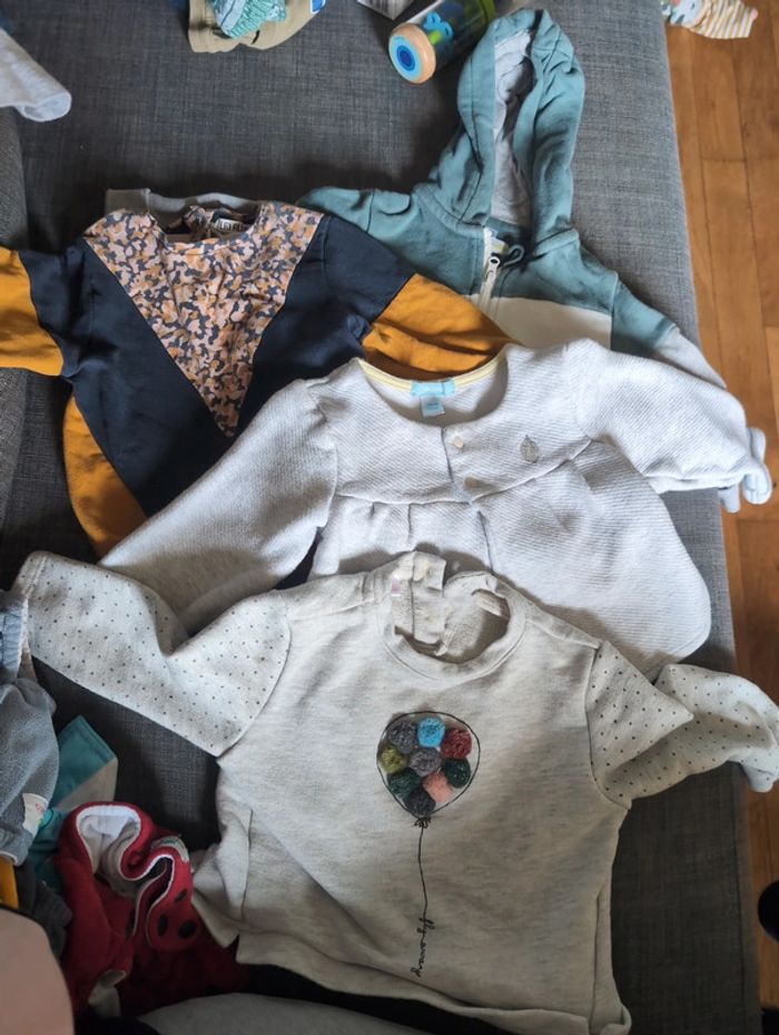 Lot de 4 sweats/pulls différentes marques