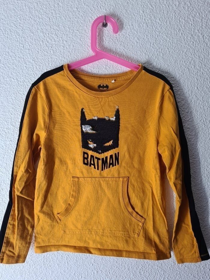 tee-shirt jaune et noire batman