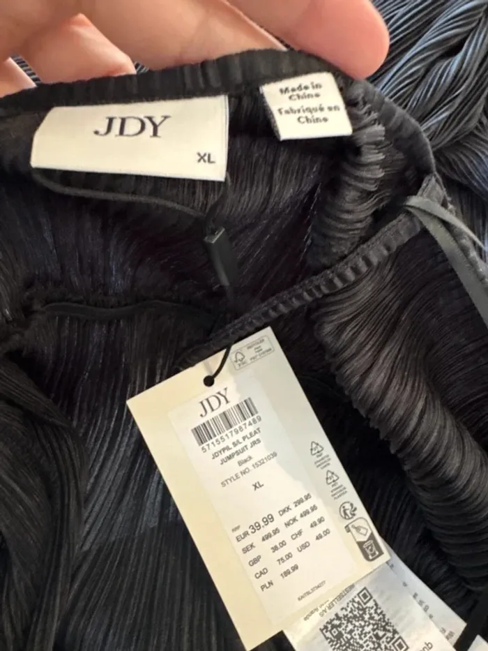 Combinaison noire JDY taille XL, neuve avec étiquette, valeur 40€ longueur 175cm - photo numéro 4