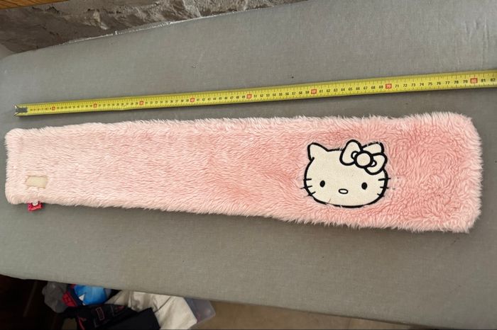 Écharpe Hello Kitty toute douce - photo numéro 2