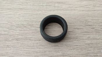 Pneu avant pièce détachée miniature Chevrolet Corvette C5 1997 Burago Bburago 1/18 #B65