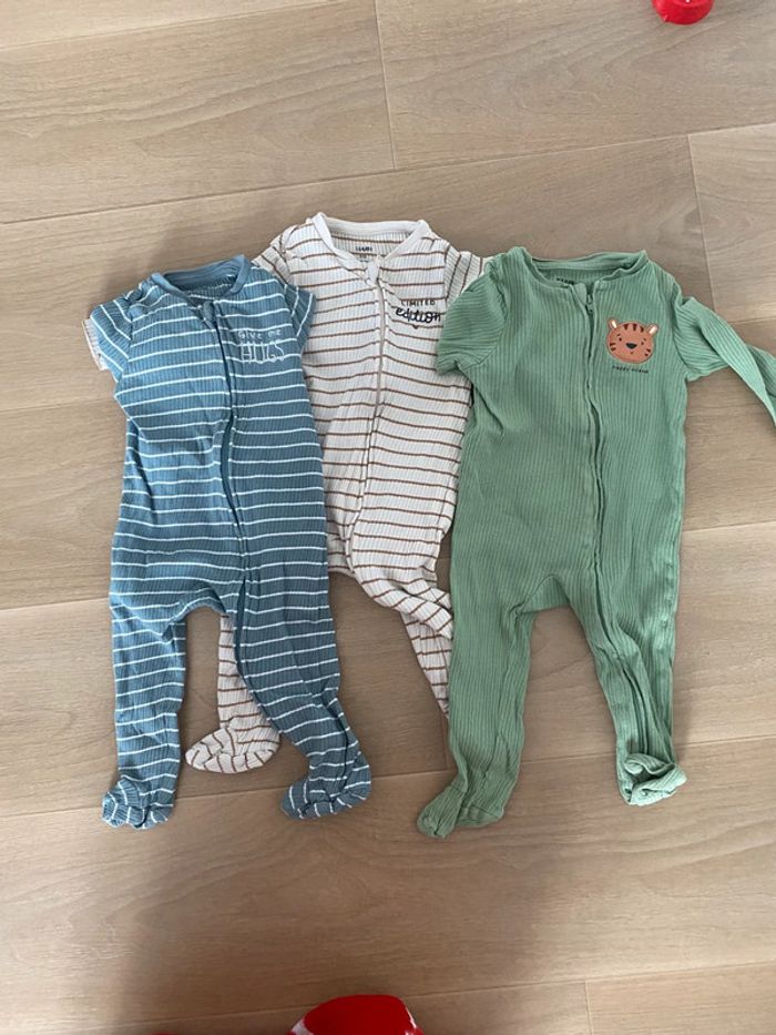 Lot 3 pyjamas