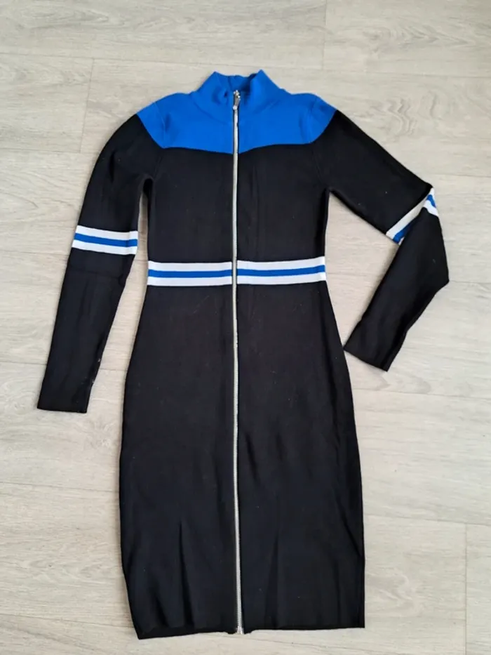 Robe avec tirette - photo numéro 2