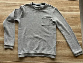 Pull Gris