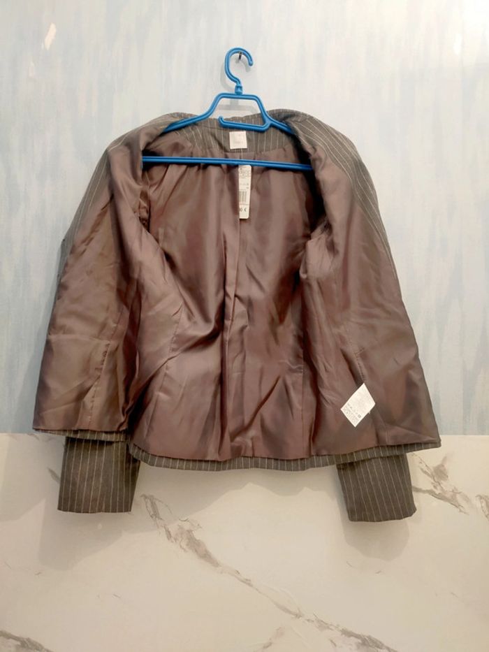 Blazer, veste, tailleur camaïeu a rayures gris foncé taille 38 - photo numéro 5