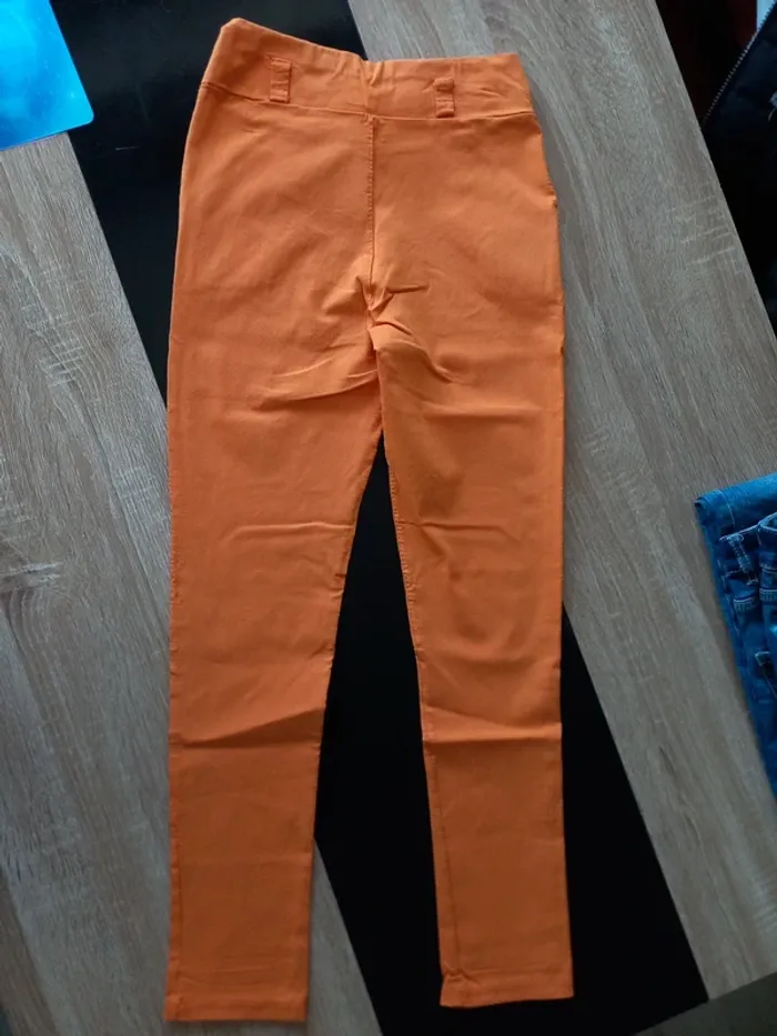 Pantalon femme T. 36/38 - photo numéro 2