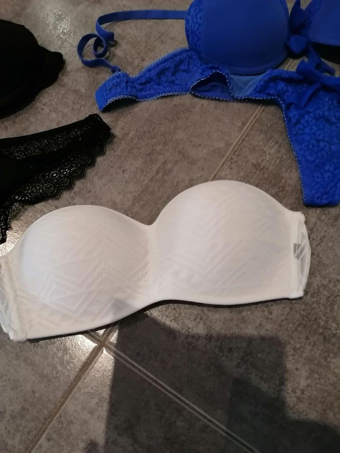 Soutien gorge push up etam 85 B ou 85 C bas 36 ou 38 ensemble. - photo numéro 2
