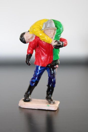Lot figurine pompiers/policiers