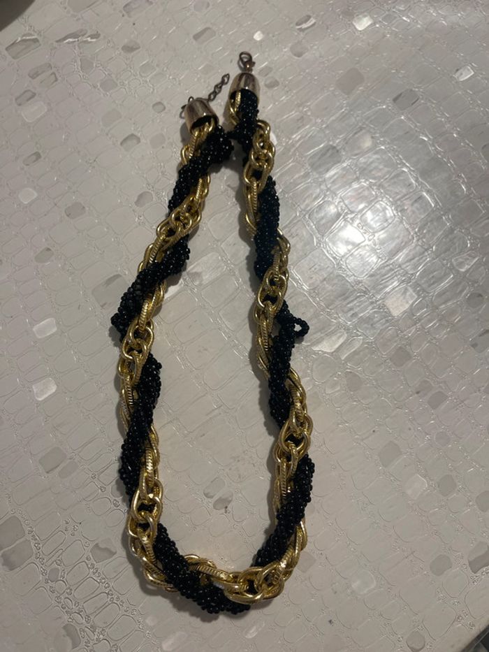 Très joli collier noir et or perles et chaînette - photo numéro 3