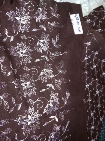 coupon de lin brodé