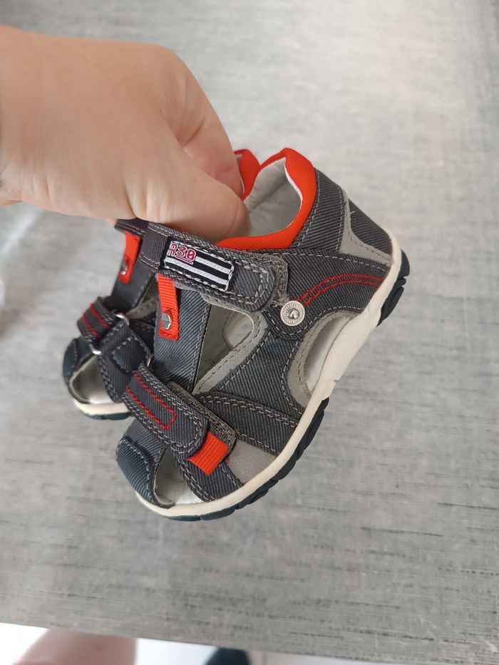 Sandales bébé garçon taille 20 - photo numéro 2
