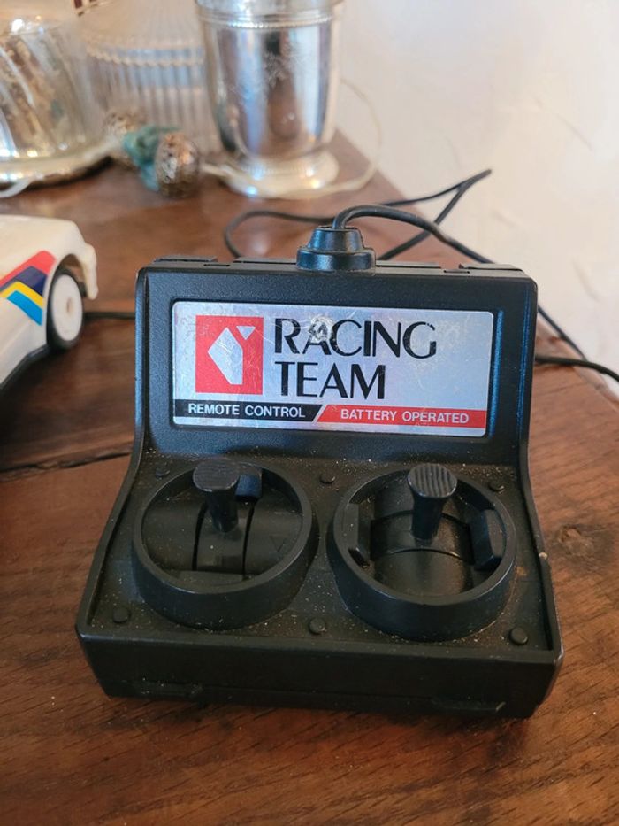 Vends Peugeot 205 rallye vintage commande filaire (ne marche pas petits moteurs à changer) - photo numéro 5