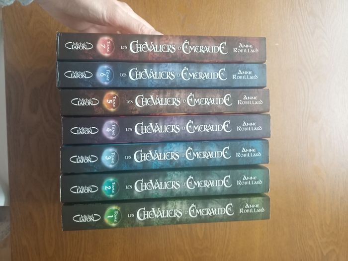 Les chevaliers d'émeraude - 7 premiers tomes - photo numéro 1