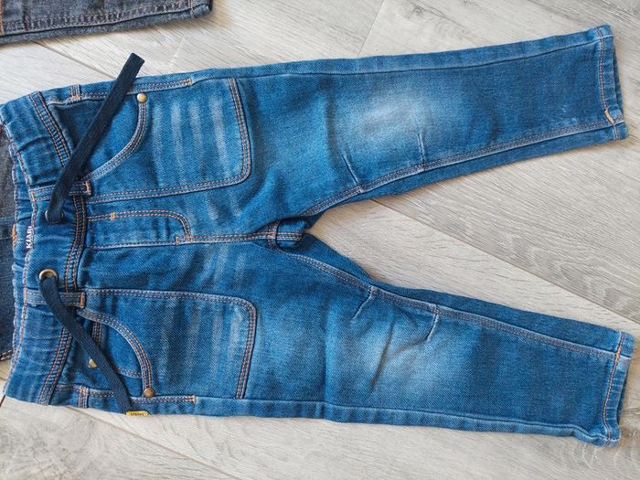 Lot x3 jeans 24 mois - photo numéro 2