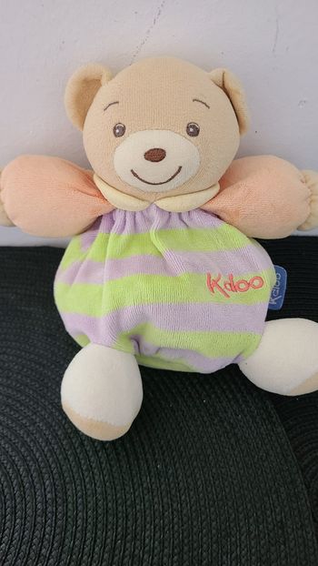 Doudou ours boule rayure verte mauve KALOO