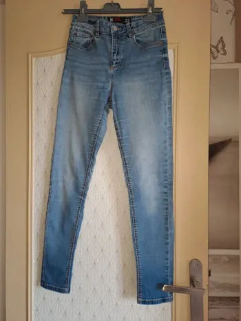 Jean femme skinny bleu effet used Jennyfer 36 tbe