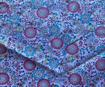 Chute de tissu imprimé à fleur