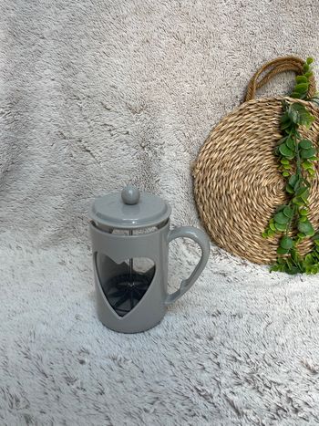 Cafetière à piston en plastique et verre - Neuve 