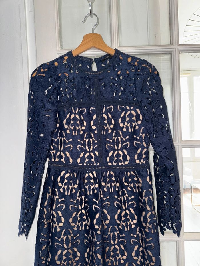 Très belle robe dentelle Zara Taille S - photo numéro 2