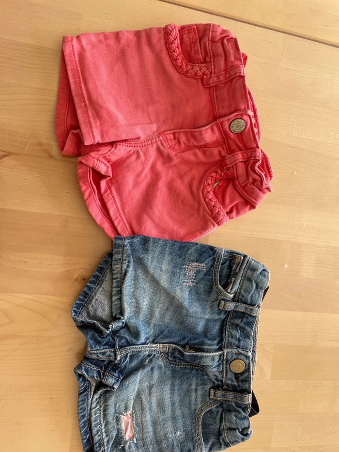 Lot de 2 shorts babygap1969 taille 6-12 mois