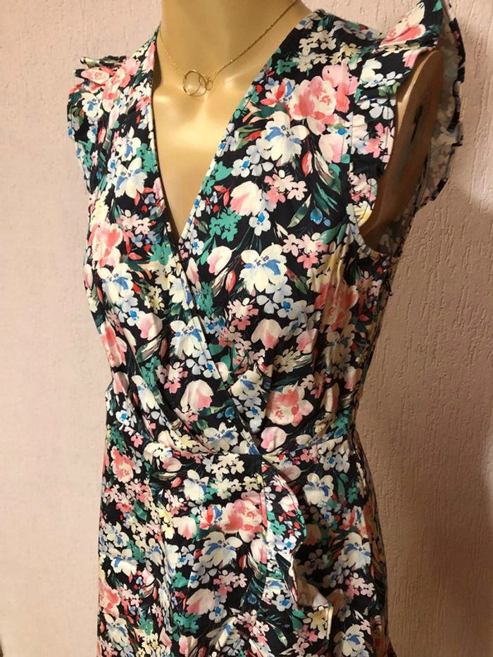 Robe Portefeuille fleurie - n e u v e - photo numéro 4